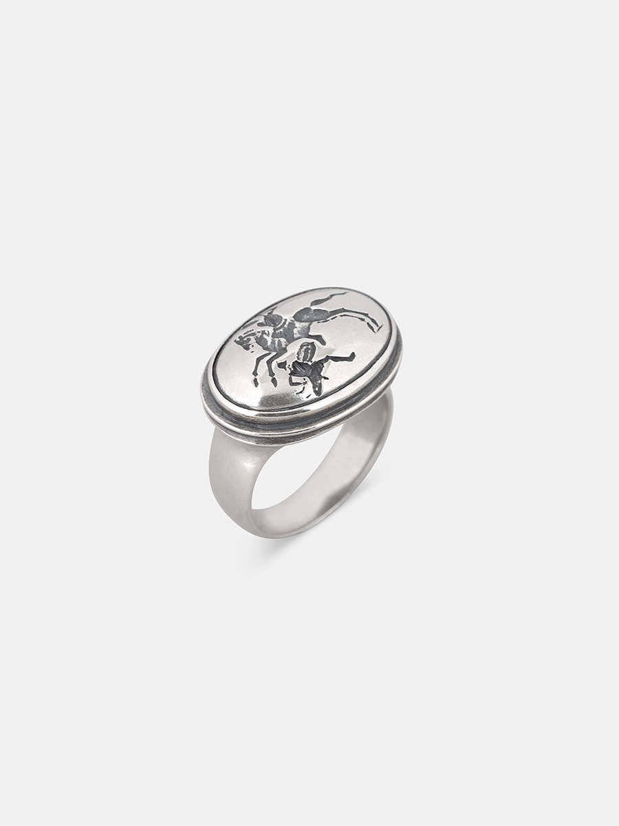 Ring with a representation of a horseman